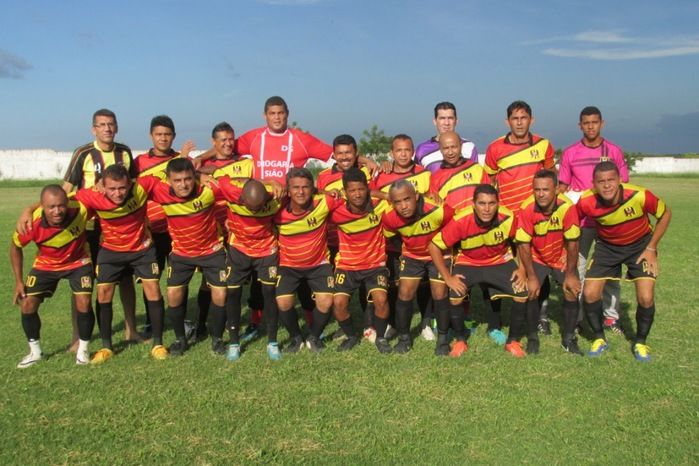 Demerval Lobão vence Barro Duro na abertura da copa dos quarentões  - Imagem 1
