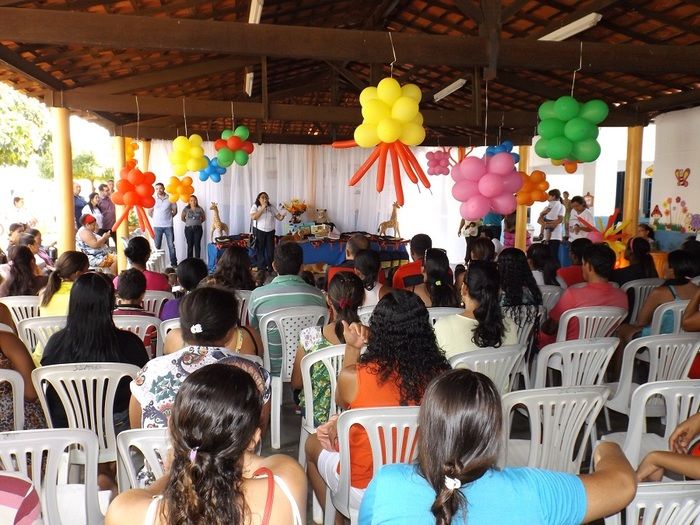 Alunos de Oeiras recebem livros didáticos e paradidáticos - Imagem 1
