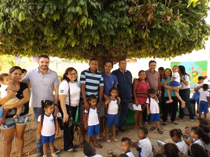 Alunos de Oeiras recebem livros didáticos e paradidáticos - Imagem 16