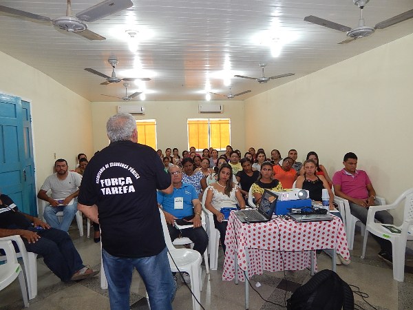 Delegado da DEPRE Menando Pedro realizou Palestra sobre as Drogas  - Imagem 5