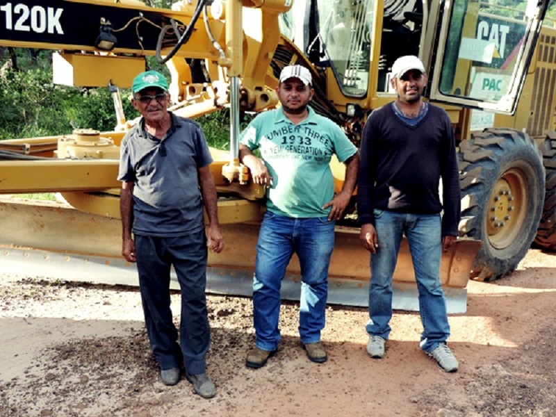 Estrada que liga Monsenhor Gil/Bom Jardim recebe melhoramentos