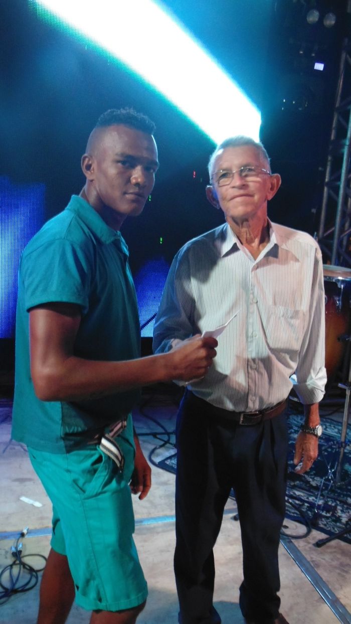 Prêmios são entregues aos vencedores de competições   - Imagem 7