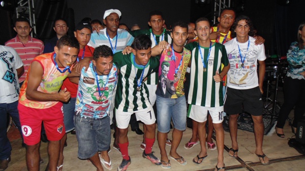 Prêmios são entregues aos vencedores de competições   - Imagem 24