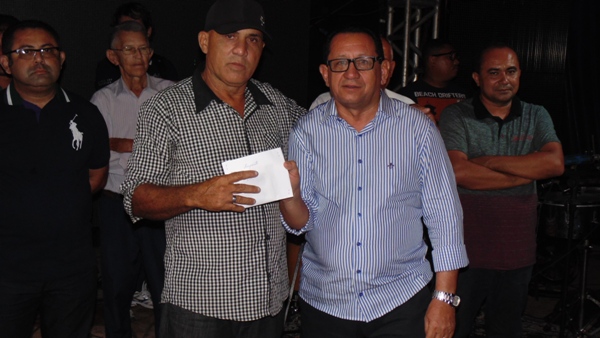 Prêmios são entregues aos vencedores de competições   - Imagem 30