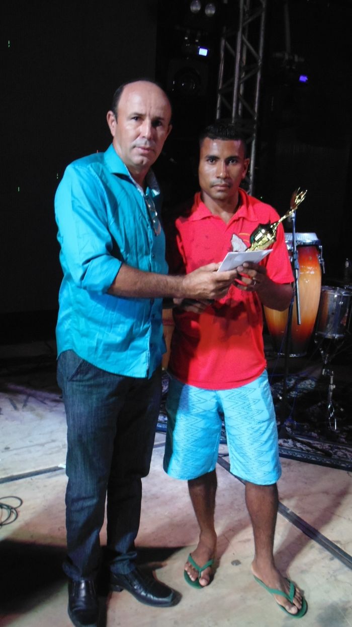 Prêmios são entregues aos vencedores de competições   - Imagem 2