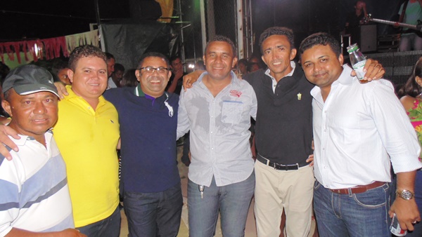 Público prestigia aniversario de 52 anos de Santo Inácio  - Imagem 21