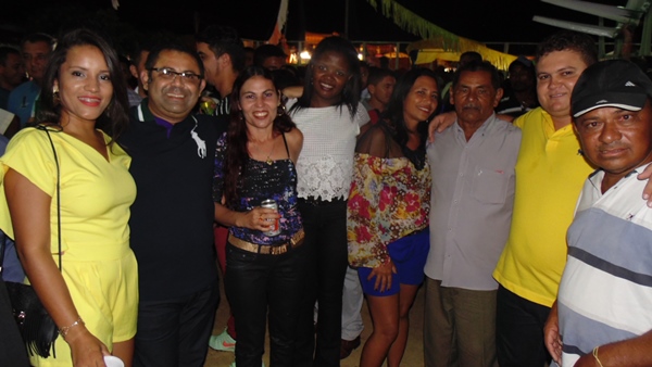 Público prestigia aniversario de 52 anos de Santo Inácio  - Imagem 23