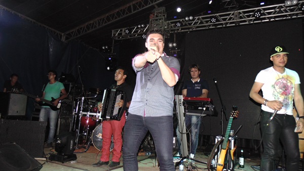 Público prestigia aniversario de 52 anos de Santo Inácio  - Imagem 10