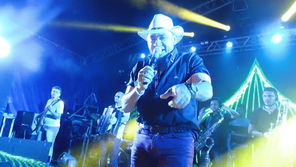 Público prestigia aniversario de 52 anos de Santo Inácio  - Imagem 45