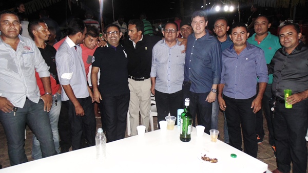 Público prestigia aniversario de 52 anos de Santo Inácio  - Imagem 15