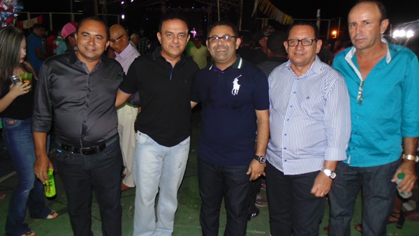 Público prestigia aniversario de 52 anos de Santo Inácio  - Imagem 27