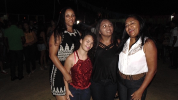 Público prestigia aniversario de 52 anos de Santo Inácio  - Imagem 12