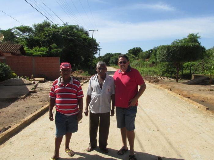 Prefeito Walter Alencar visita as Obras de Pavimentação  - Imagem 7
