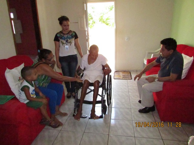 Dr. Zé Maria Realiza Entrega Cadeira de Rodas - Imagem 14