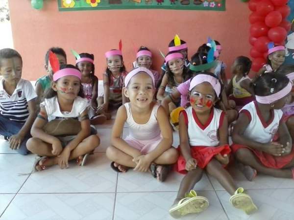 Alunos lembram datas comemorativas através de apresentações  - Imagem 20