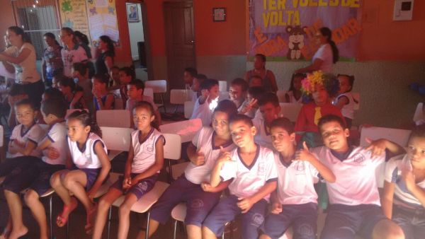 Alunos lembram datas comemorativas através de apresentações  - Imagem 6