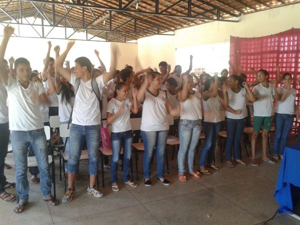Alunos participam de palestra em Santo Inácio  - Imagem 2