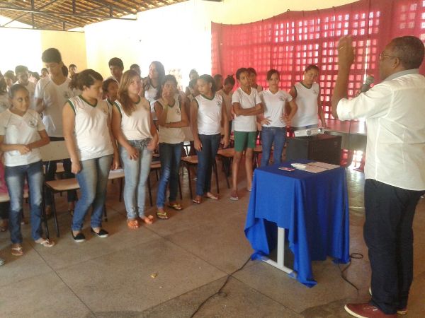 Alunos participam de palestra em Santo Inácio  - Imagem 6