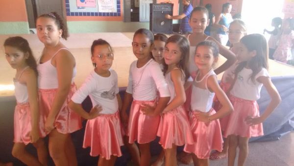 Alunos lembram datas comemorativas através de apresentações  - Imagem 2