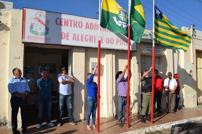 Alegretenses recebem presentes no 24º Aniversário da Cidade - Imagem 5