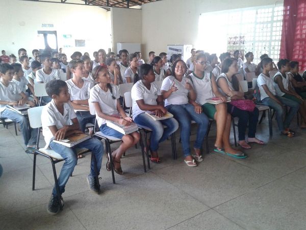 Alunos participam de palestra em Santo Inácio  - Imagem 3