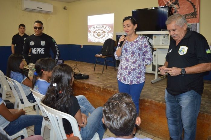 Equipe DEPRE realiza palestra preventiva contra drogas  - Imagem 3