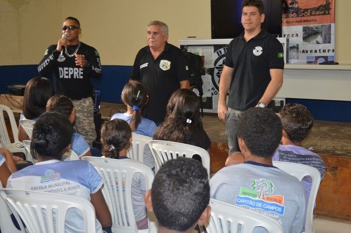 Equipe DEPRE realiza palestra preventiva contra drogas  - Imagem 40