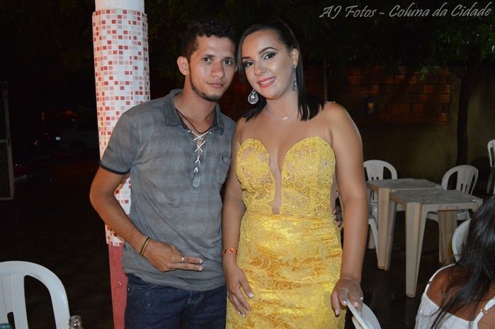 Jovem Ana Paula Sousa comemora sua formatura com família e amigos - Imagem 5