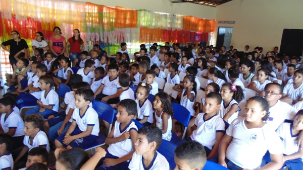 Alunos recebem orientações sobre saúde bucal em Santo Inácio  - Imagem 12