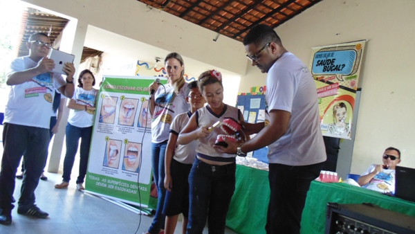 Alunos recebem orientações sobre saúde bucal em Santo Inácio  - Imagem 34