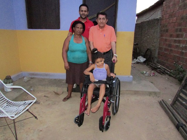 Prefeito Dr. Zé Maria Realiza Entrega Cadeiras de Rodas - Imagem 4