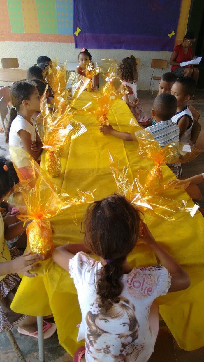 Escolas comemora Páscoa com a entrega de ovos de chocolate - Imagem 17