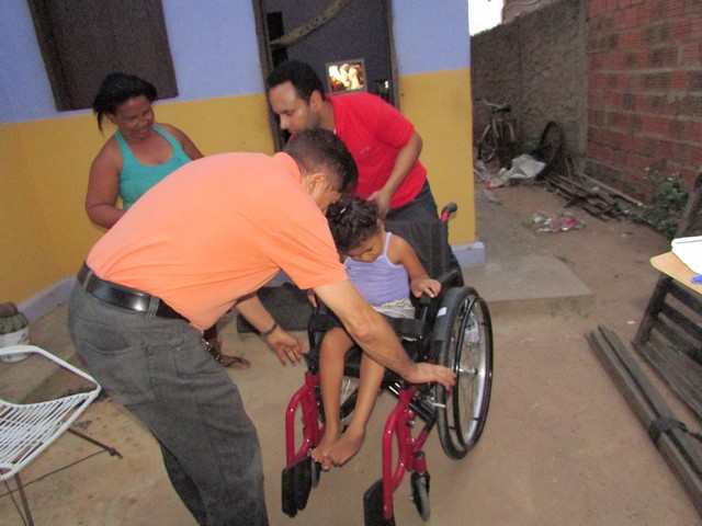 Prefeito Dr. Zé Maria Realiza Entrega Cadeiras de Rodas - Imagem 2