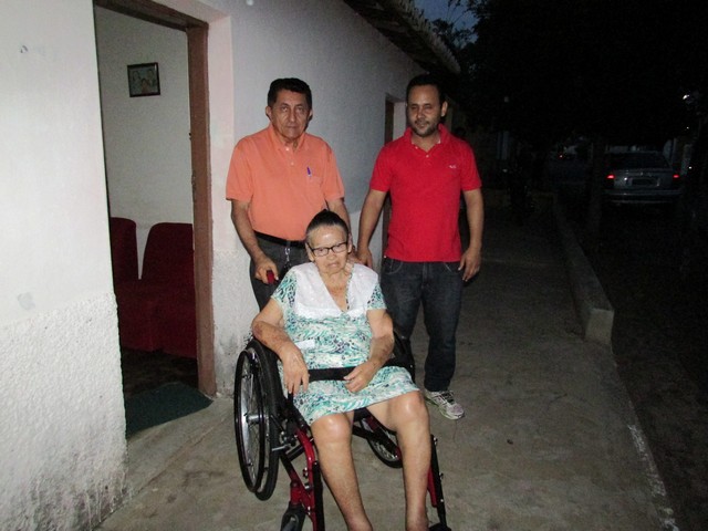 Prefeito Dr. Zé Maria Realiza Entrega Cadeiras de Rodas - Imagem 8