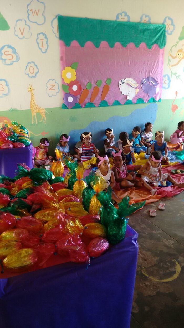 Escolas comemora Páscoa com a entrega de ovos de chocolate - Imagem 3