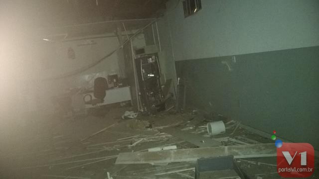 Agencia do Bradesco em Novo Oriente foi explodida neste sábado   - Imagem 4