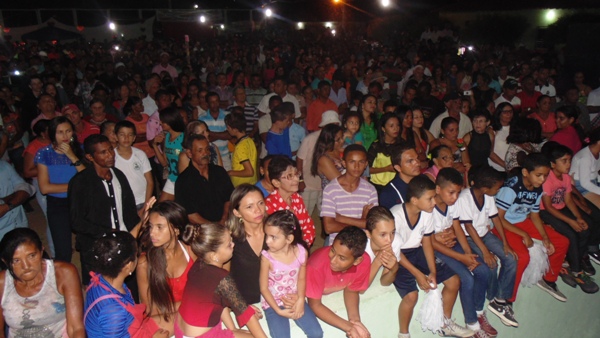 População prestigia evento cultural em Santo Inácio  - Imagem 50