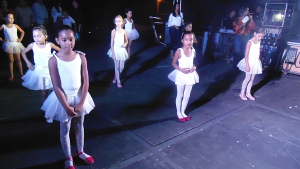 População prestigia evento cultural em Santo Inácio  - Imagem 13