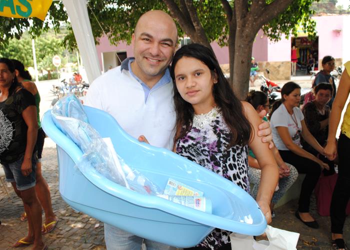 Município realiza festa em comemoração ao dia das mães - Imagem 85