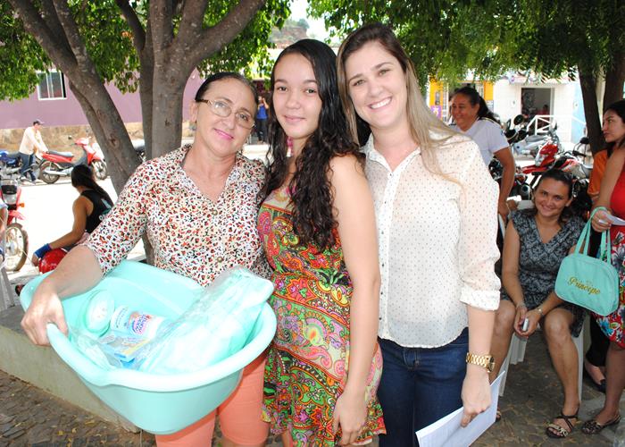 Município realiza festa em comemoração ao dia das mães - Imagem 95