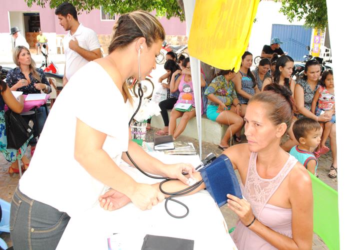Município realiza festa em comemoração ao dia das mães - Imagem 31