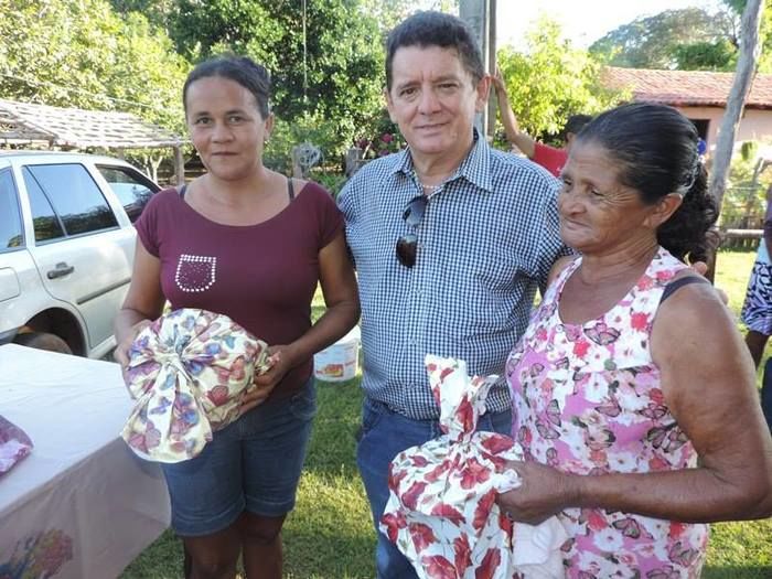 Prefeito Edílson Capote participa de homenagens ao ‘Dia das Mães’. - Imagem 13