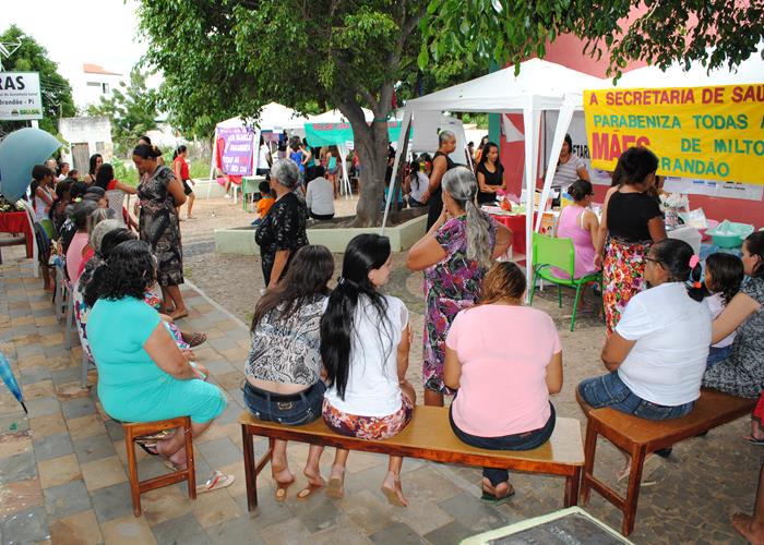 Município realiza festa em comemoração ao dia das mães - Imagem 43