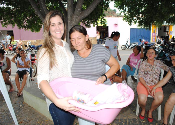 Município realiza festa em comemoração ao dia das mães - Imagem 101