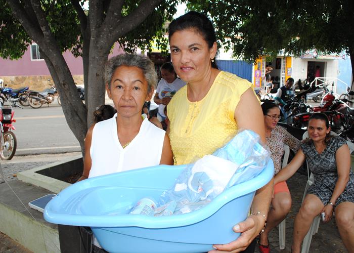 Município realiza festa em comemoração ao dia das mães - Imagem 99