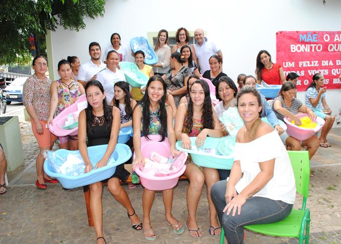 Município realiza festa em comemoração ao dia das mães - Imagem 103