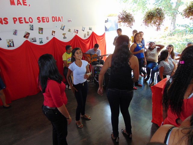 Escola Liberato Vieira Realizou Homenagem as Mães da Escola - Imagem 110
