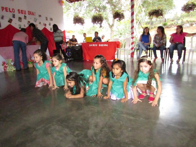 Escola Liberato Vieira Realizou Homenagem as Mães da Escola - Imagem 32