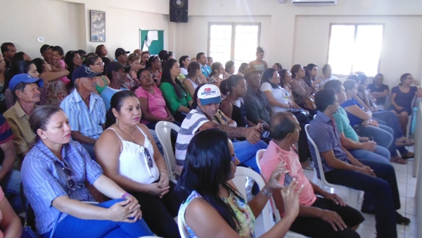 População participa de audiência pública em Santo Inácio   - Imagem 17