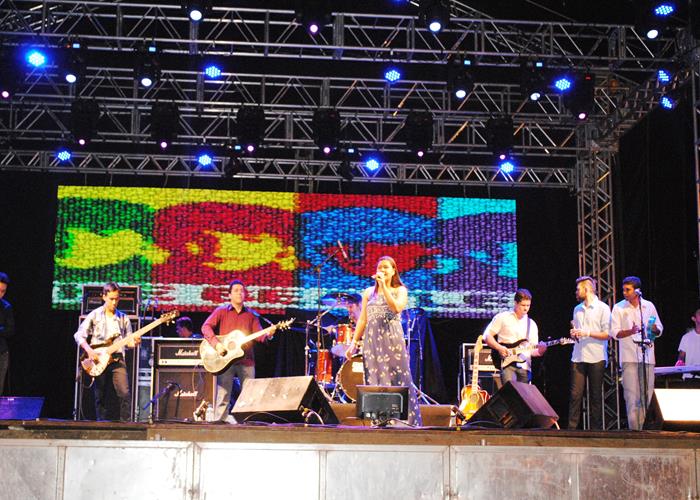 Praça lota e público interage com Gal Costa, na sexta de festival - Imagem 46